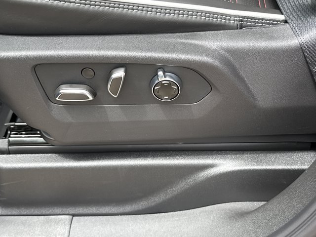 New 2026 GMC Yukon XL AT4 Ultimate w/ LPO, Floor Liner Package AWD/4WD image 19