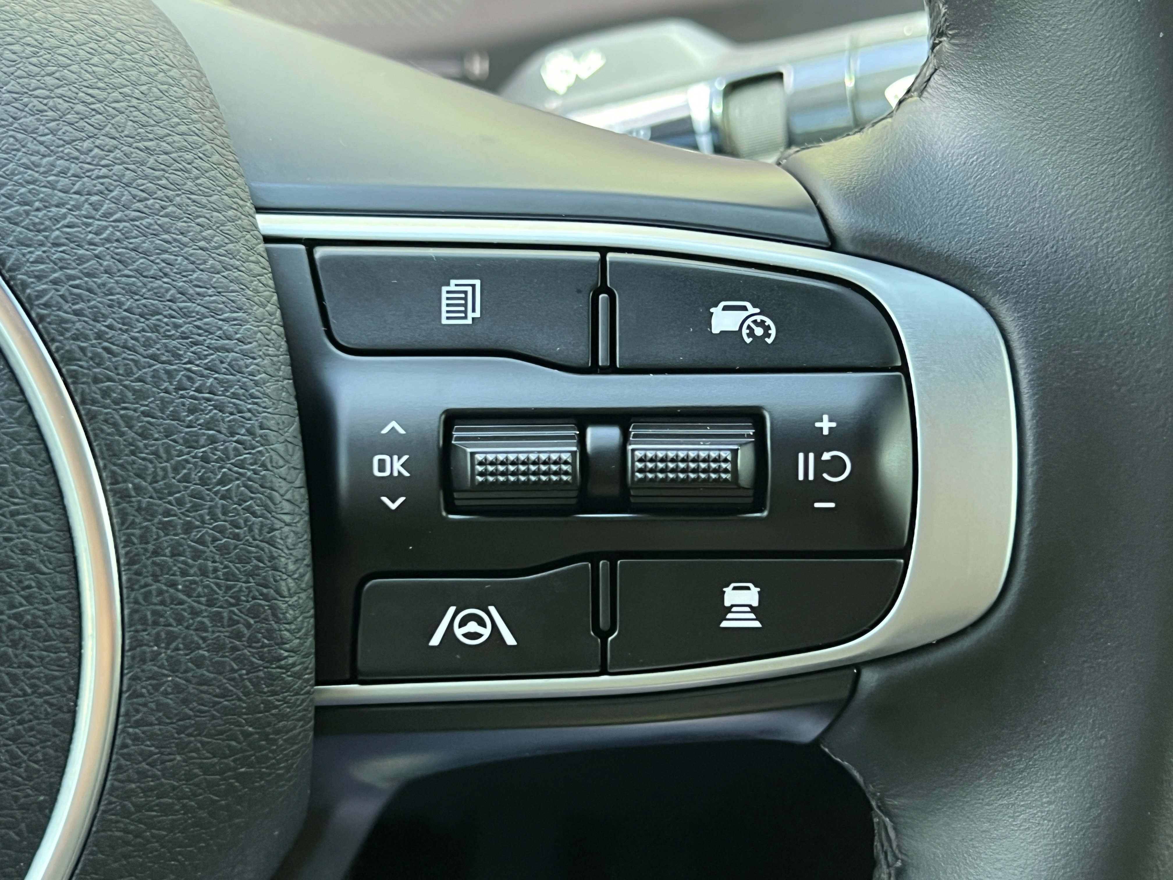 Used 2025 Kia K5 GT-Line w/ GT-Line Premium Package FWD image 23