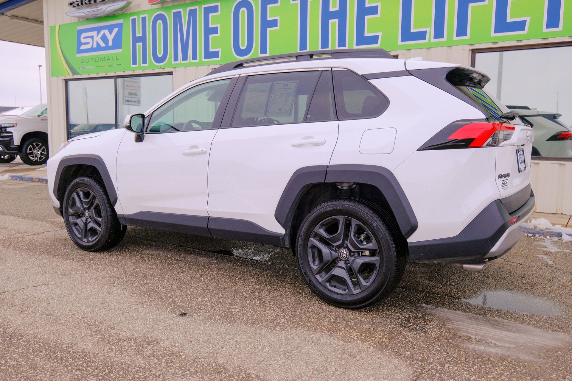 Used 2024 Toyota RAV4 Adventure image 4