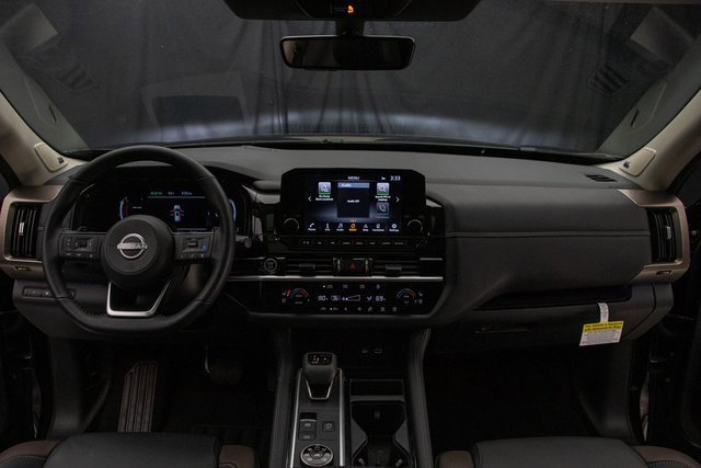 Used 2024 Nissan Pathfinder Platinum w/ Cargo Package image 24