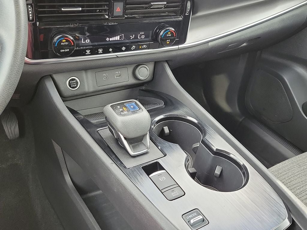 Used 2022 Nissan Rogue SV FWD image 17