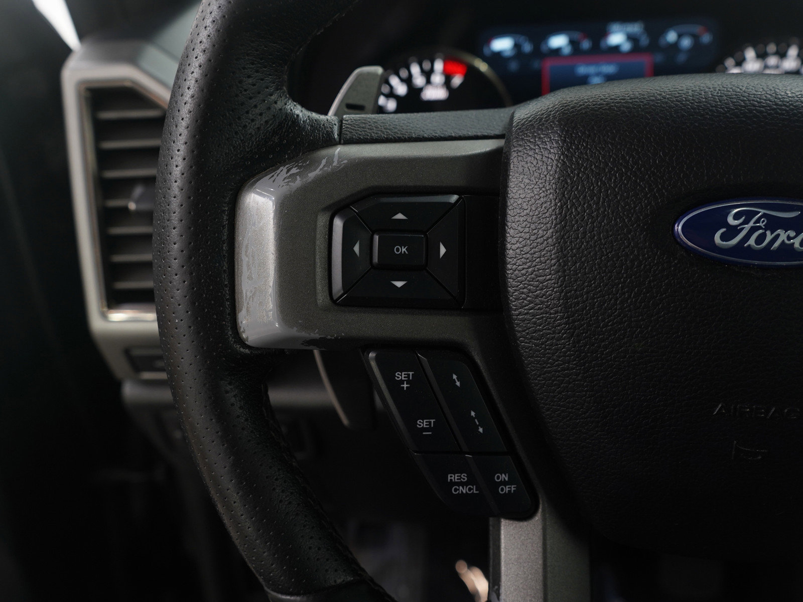 Used 2017 Ford F150 Raptor w/ Equipment Group 802A Luxury image 17