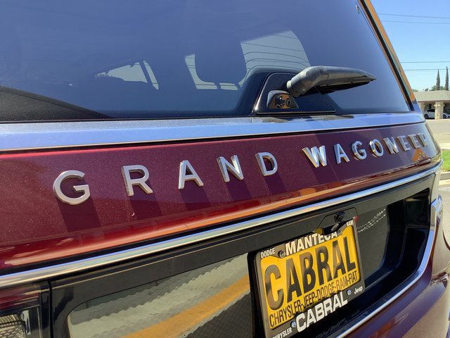 Used 2022 Jeep Grand Wagoneer Series II w/ Premium Group II image 48