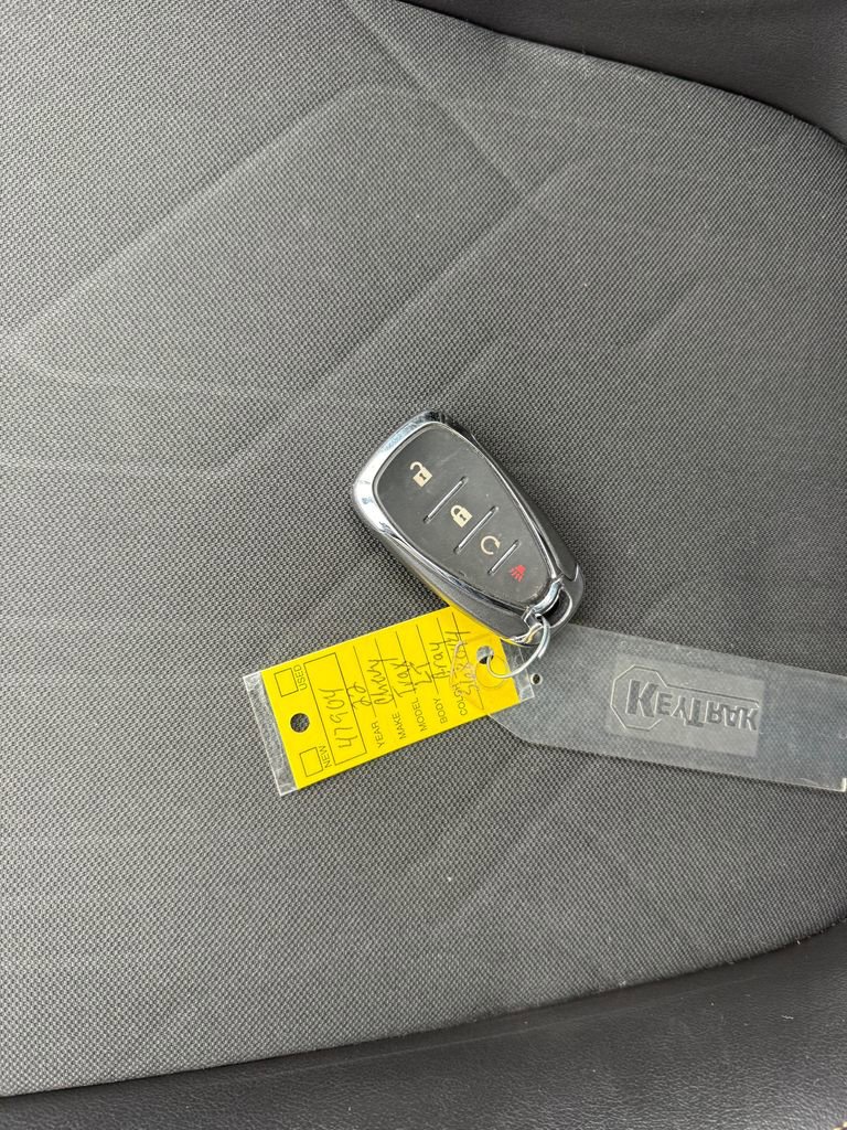 Used 2022 Chevrolet Trax LT w/ LT Convenience Package image 29