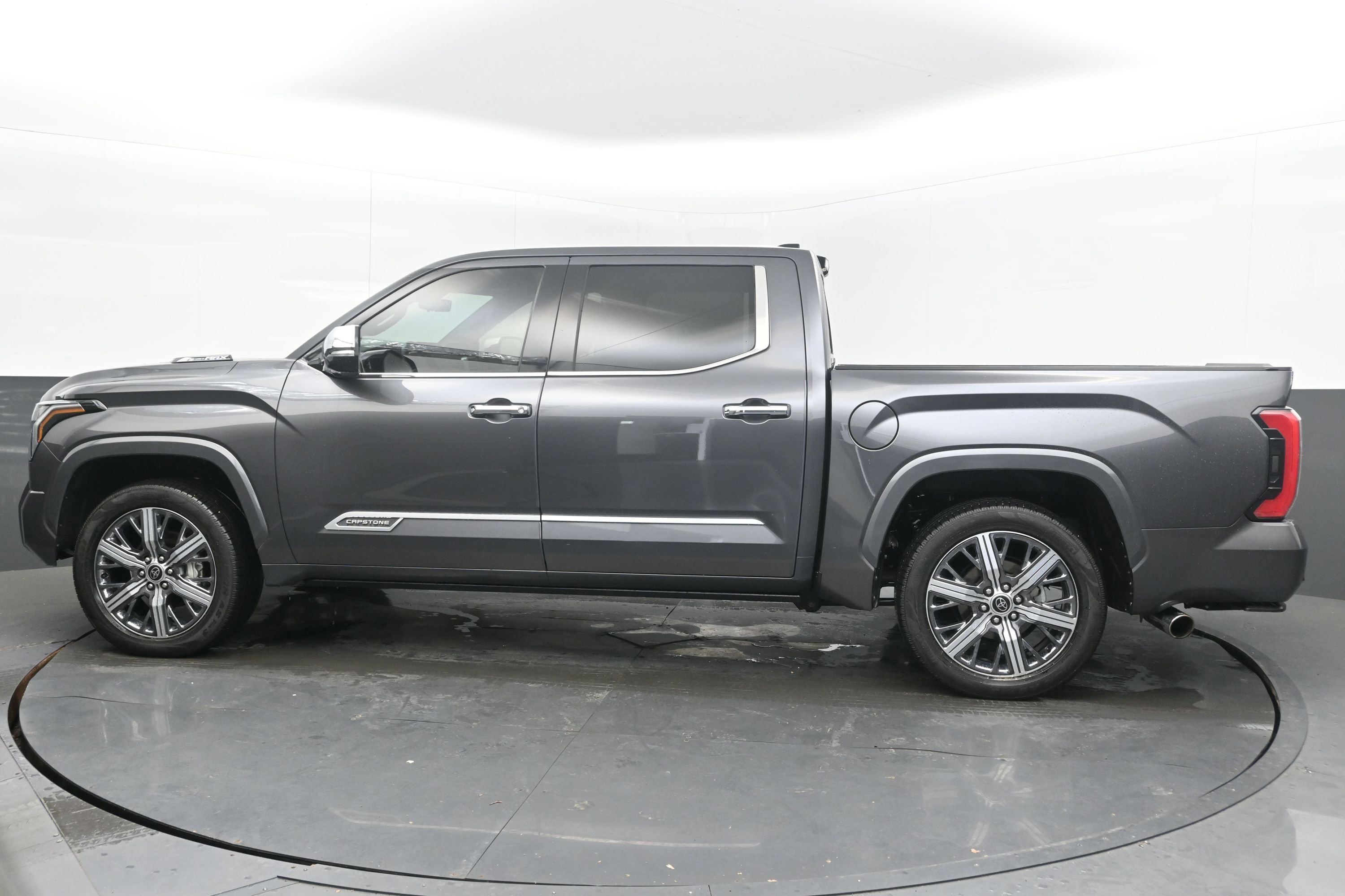 Used 2023 Toyota Tundra Capstone image 5