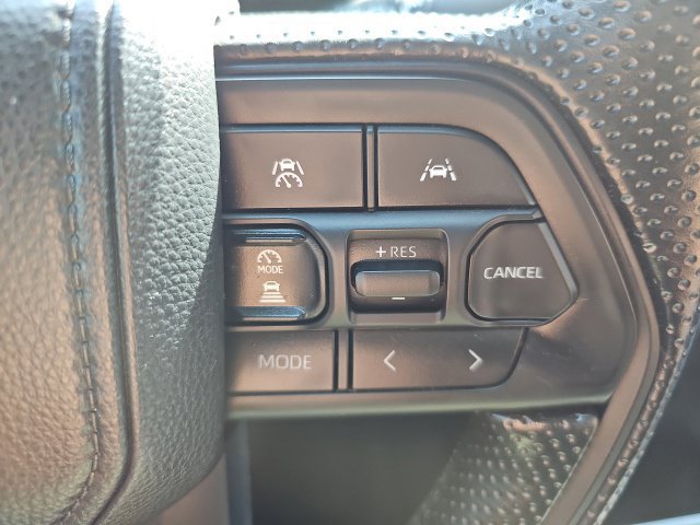 Certified 2025 Toyota Tacoma SR5 AWD/4WD image 18