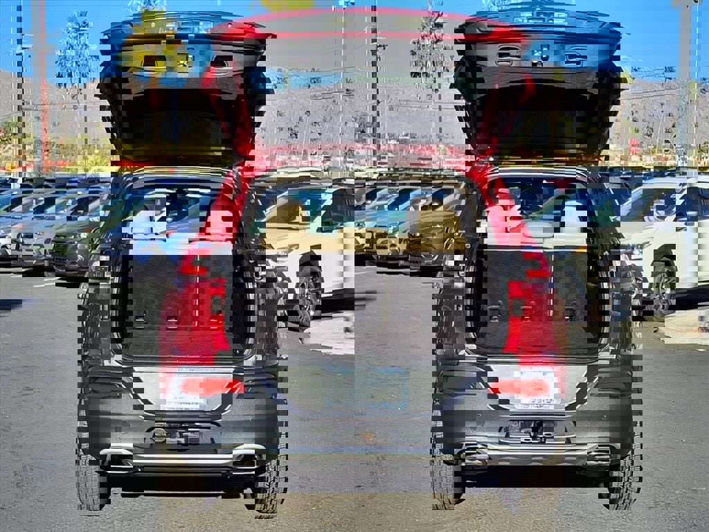 Used 2015 Jeep Cherokee Limited w/ Trailer Tow Group image 16