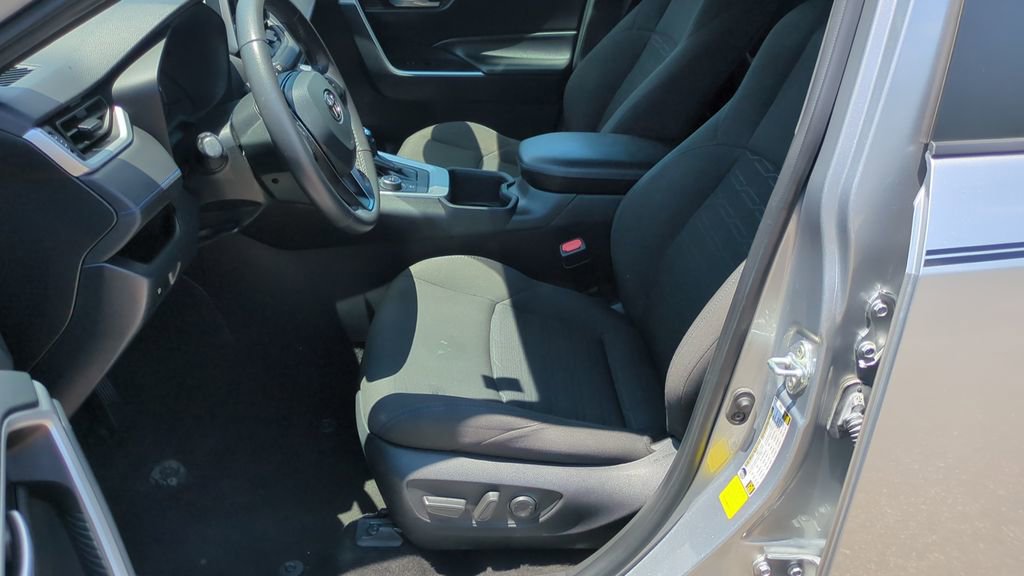 Used 2023 Toyota RAV4 SE AWD/4WD image 11