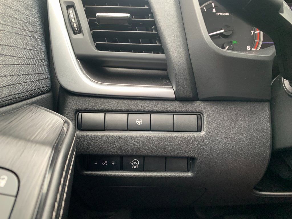 Used 2023 Nissan Rogue SV image 19