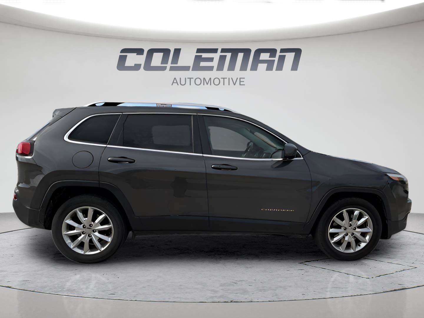 Used 2016 Jeep Cherokee Limited w/ Luxury Group AWD/4WD image 6