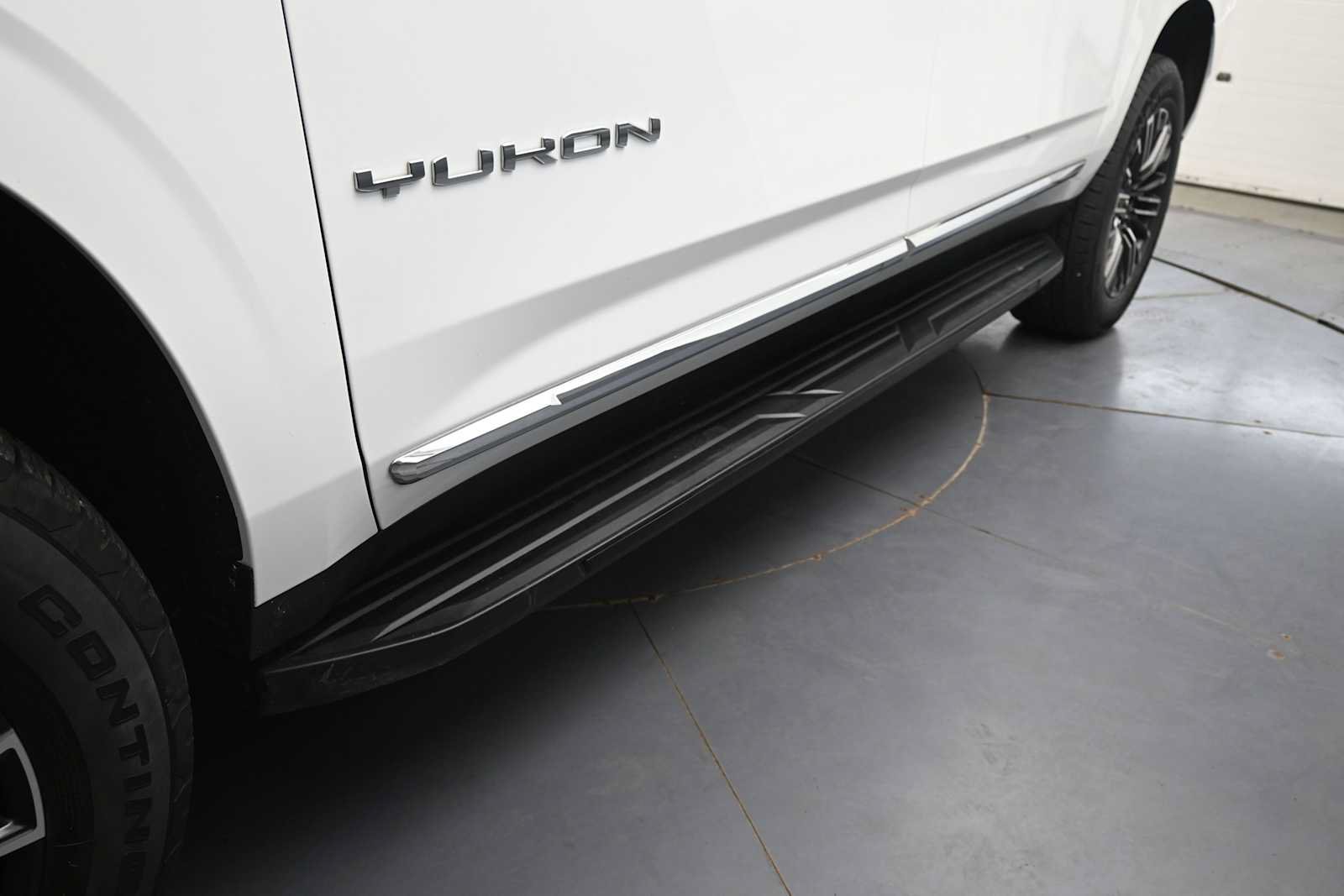 Used 2025 GMC Yukon XL Elevation AWD/4WD image 15