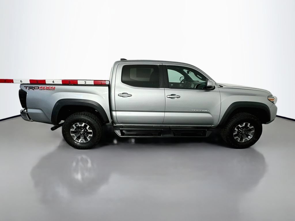 Used 2022 Toyota Tacoma TRD Off-Road AWD/4WD image 8