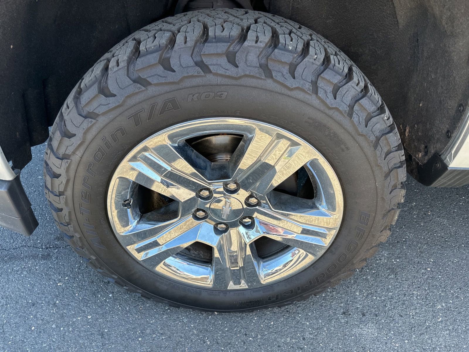 Used 2019 Chevrolet Silverado 1500 Custom w/ Custom Convenience Package AWD/4WD image 9