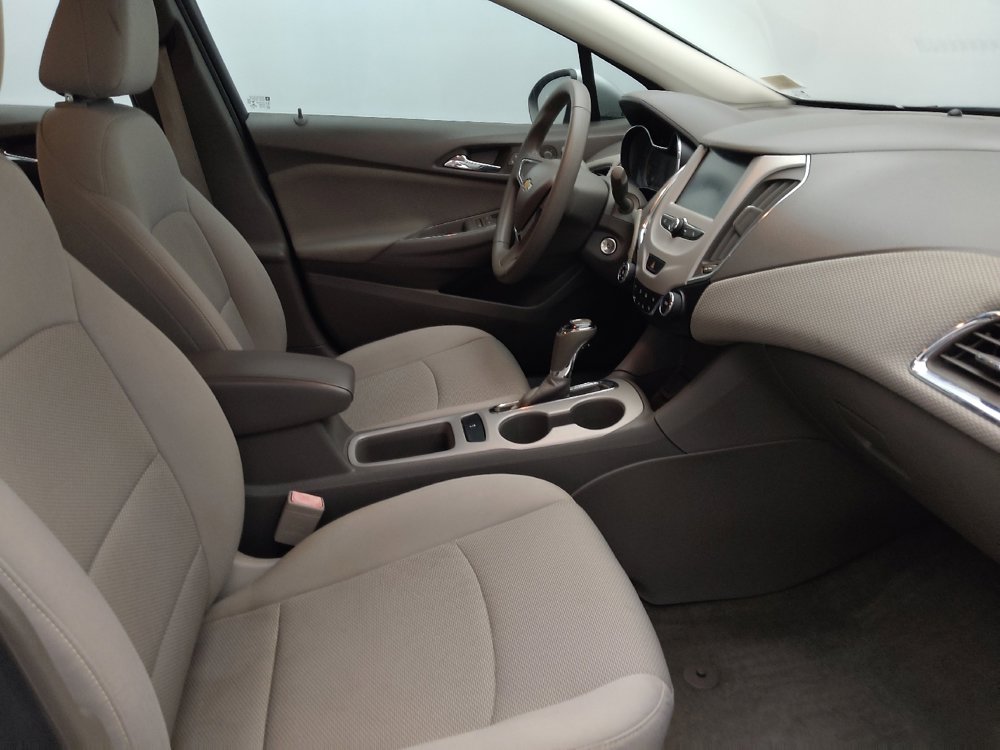 Used 2017 Chevrolet Cruze LS FWD image 21