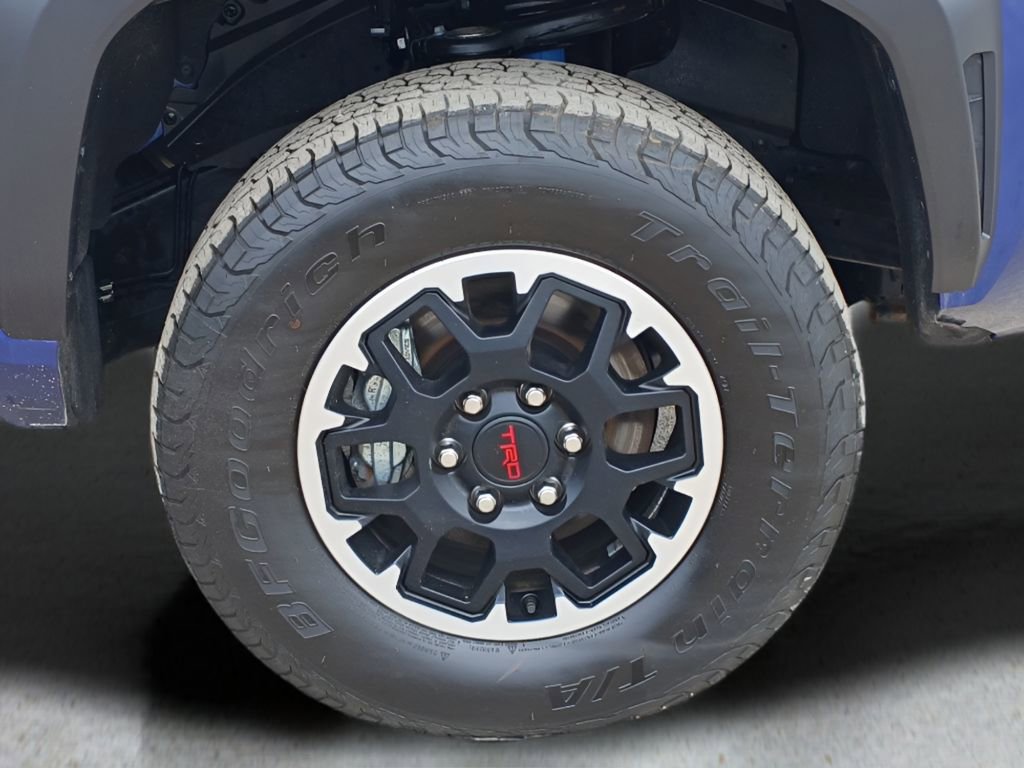Used 2025 Toyota Tacoma TRD Off-Road AWD/4WD image 27