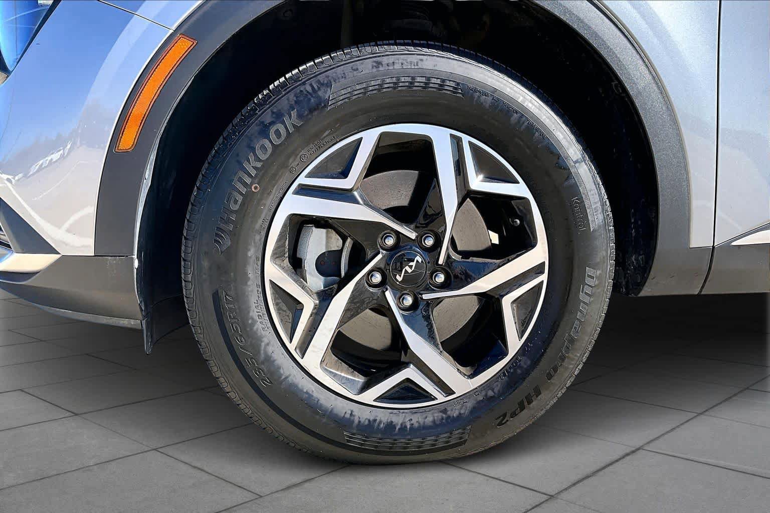 Used 2023 Kia Sportage LX AWD/4WD image 11