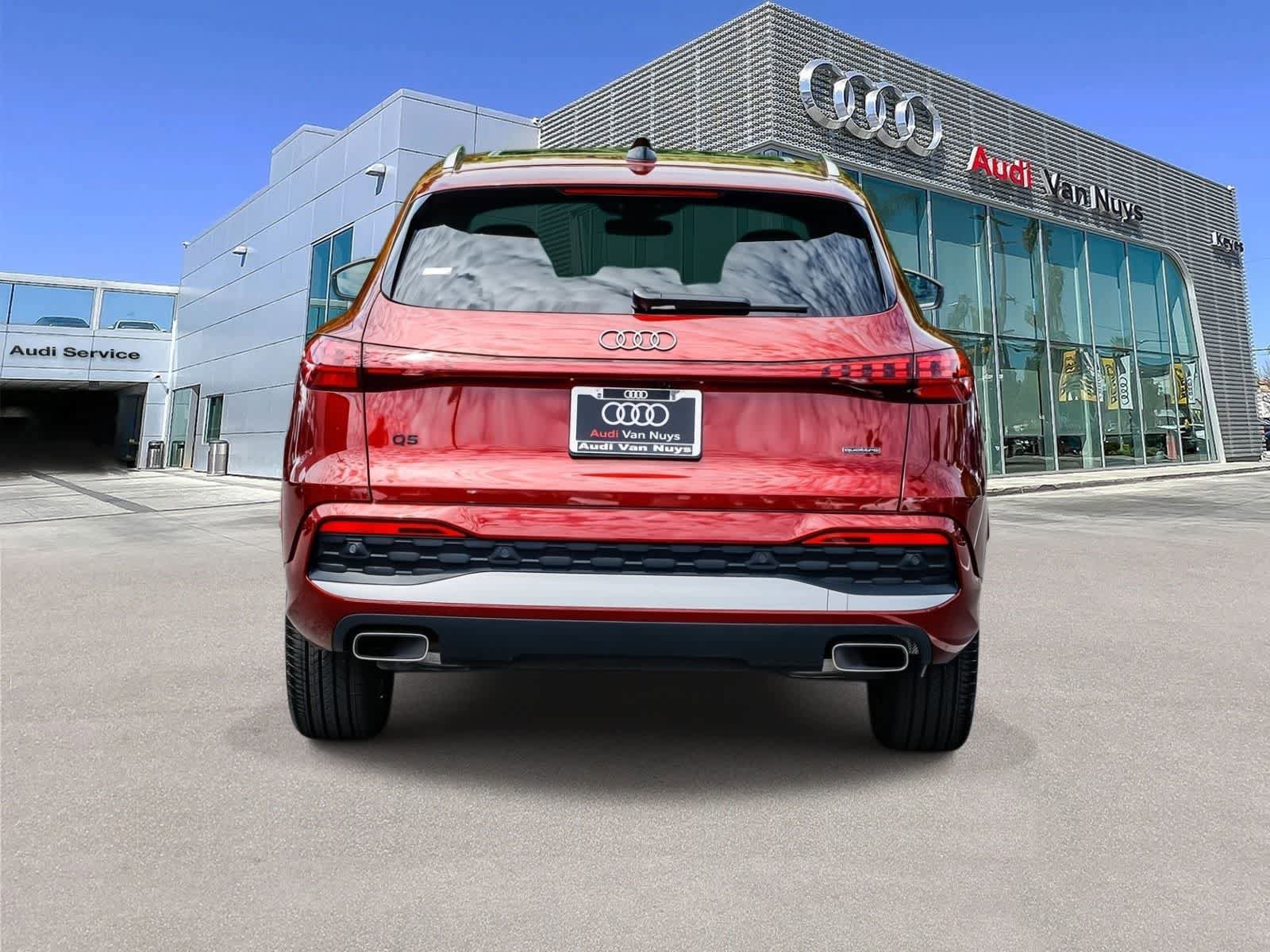 Used 2025 Audi Q5 Premium w/ Convenience Package AWD/4WD image 3