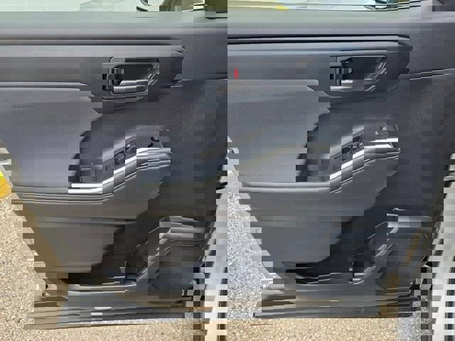 Used 2024 Toyota Highlander LE image 20