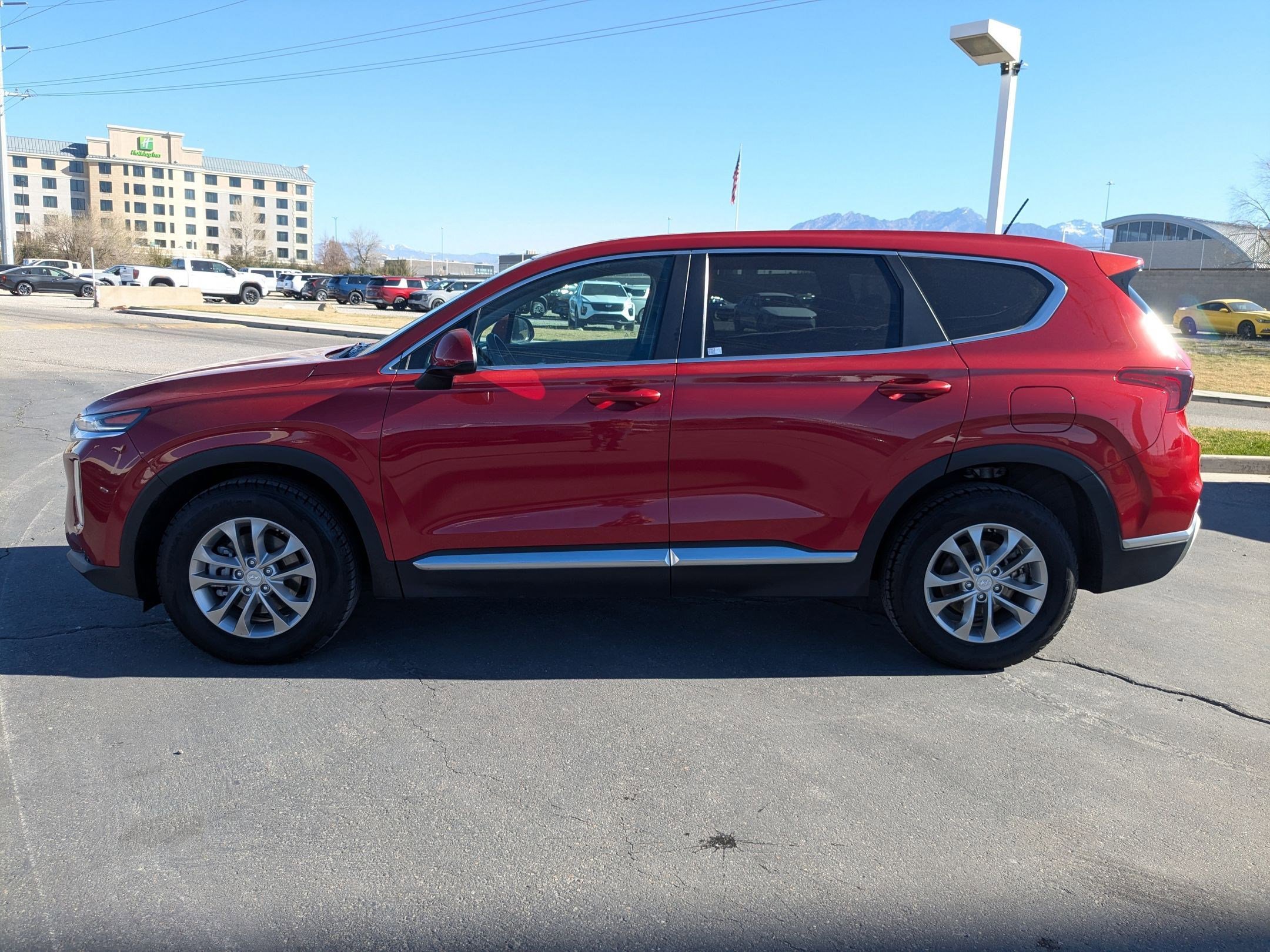Used 2019 Hyundai Santa Fe SE image 2