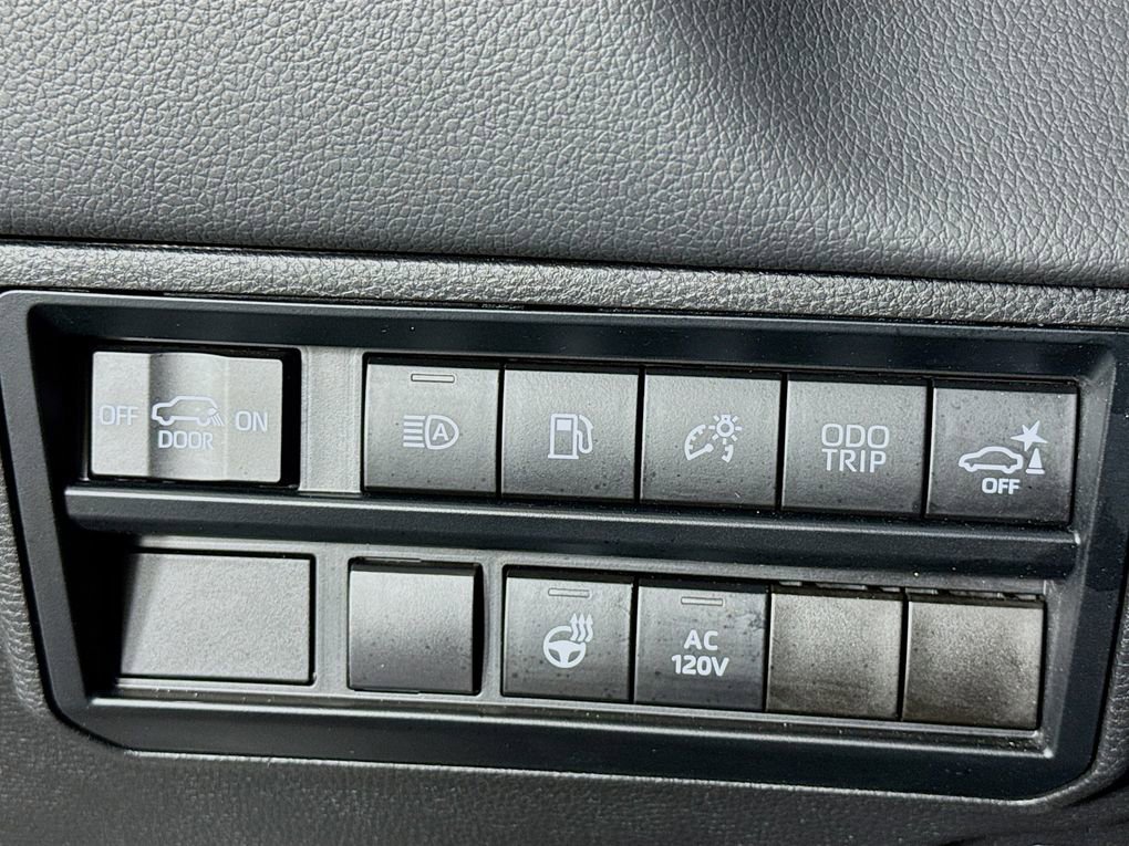 Used 2023 Toyota Sequoia Limited image 14