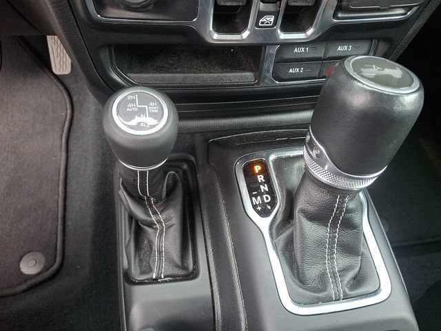 Used 2023 Jeep Wrangler Unlimited Sahara w/ Cold Weather Group AWD/4WD image 14