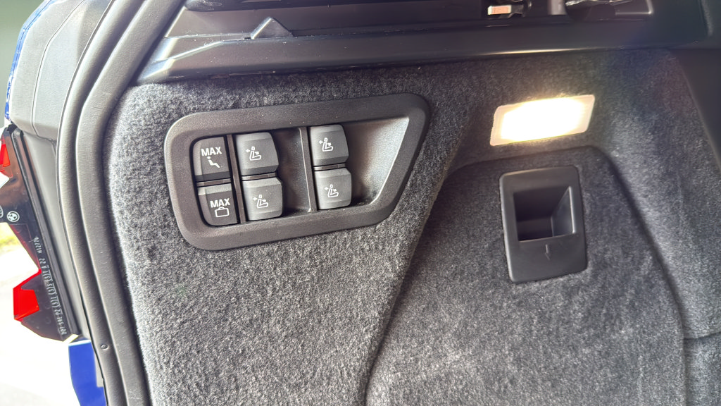 Used 2026 BMW X7 M60i AWD/4WD image 34
