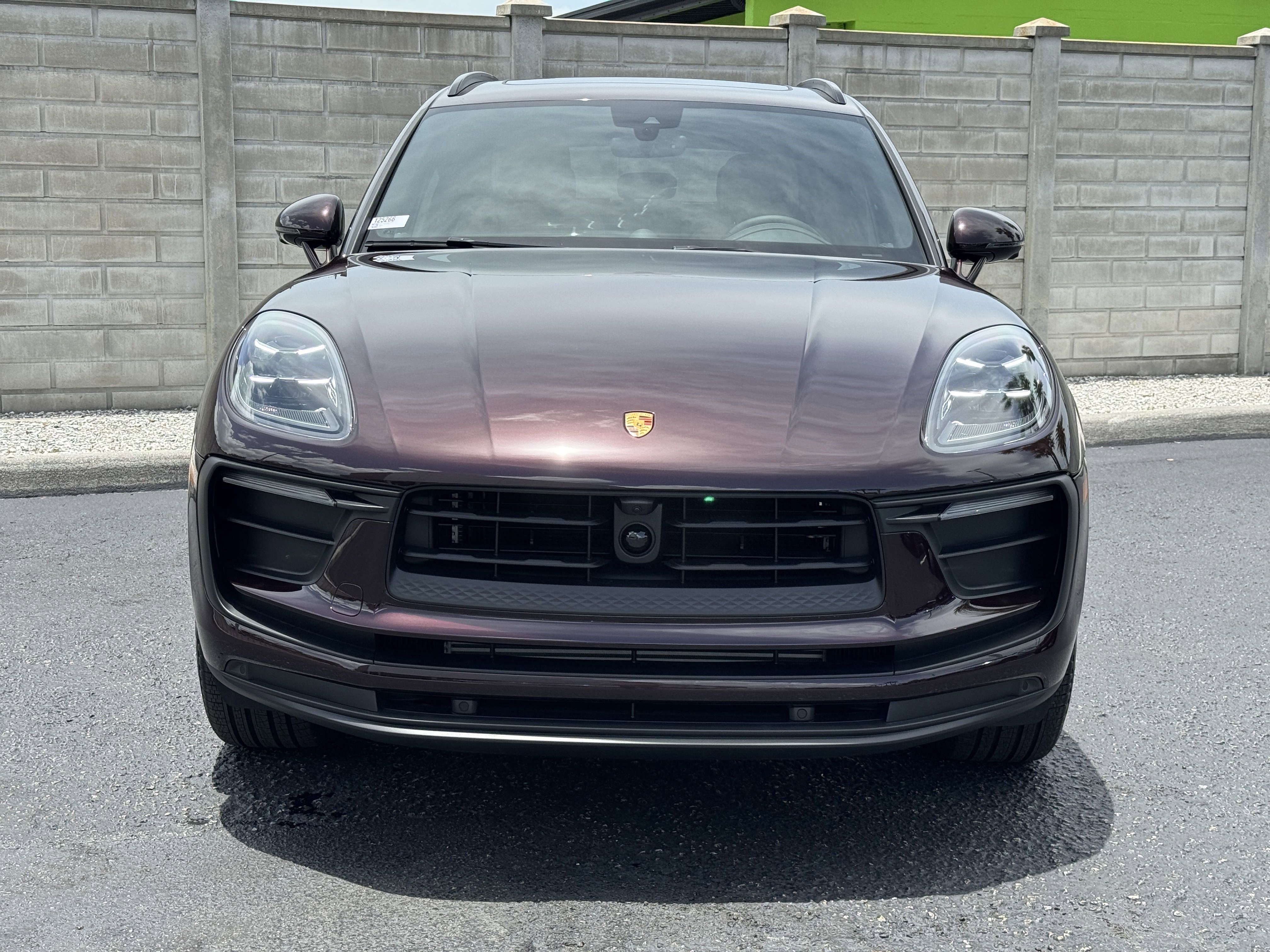 Certified 2025 Porsche Macan image 11