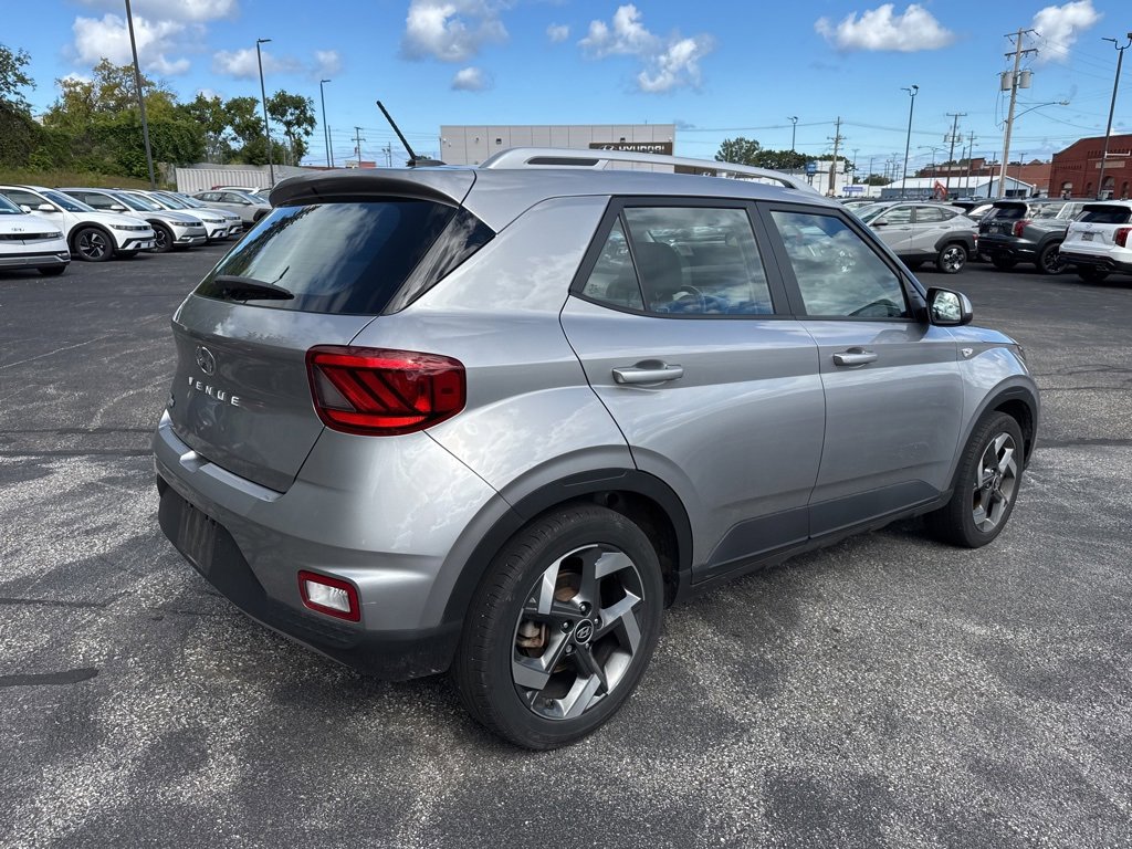 Used 2023 Hyundai Venue SEL image 7