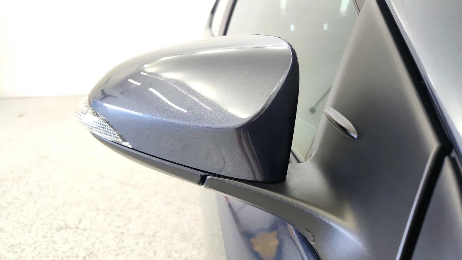 Used 2018 Toyota Corolla SE w/ SE Premium Package FWD image 35