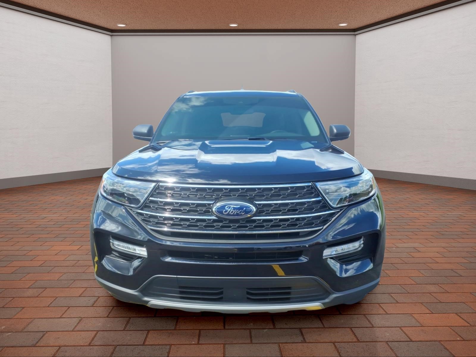 Used 2023 Ford Explorer XLT w/ Equipment Group 202A AWD/4WD video 3