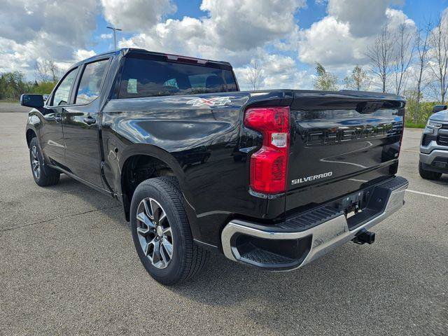 Used 2024 Chevrolet Silverado 1500 LT AWD/4WD image 5