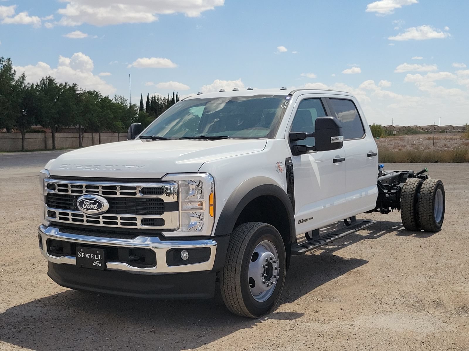 New 2027 Ford F550 4x4 Crew Cab image 1