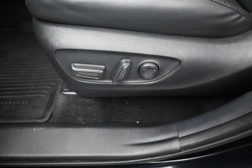 Used 2024 Toyota Grand Highlander AWD image 22