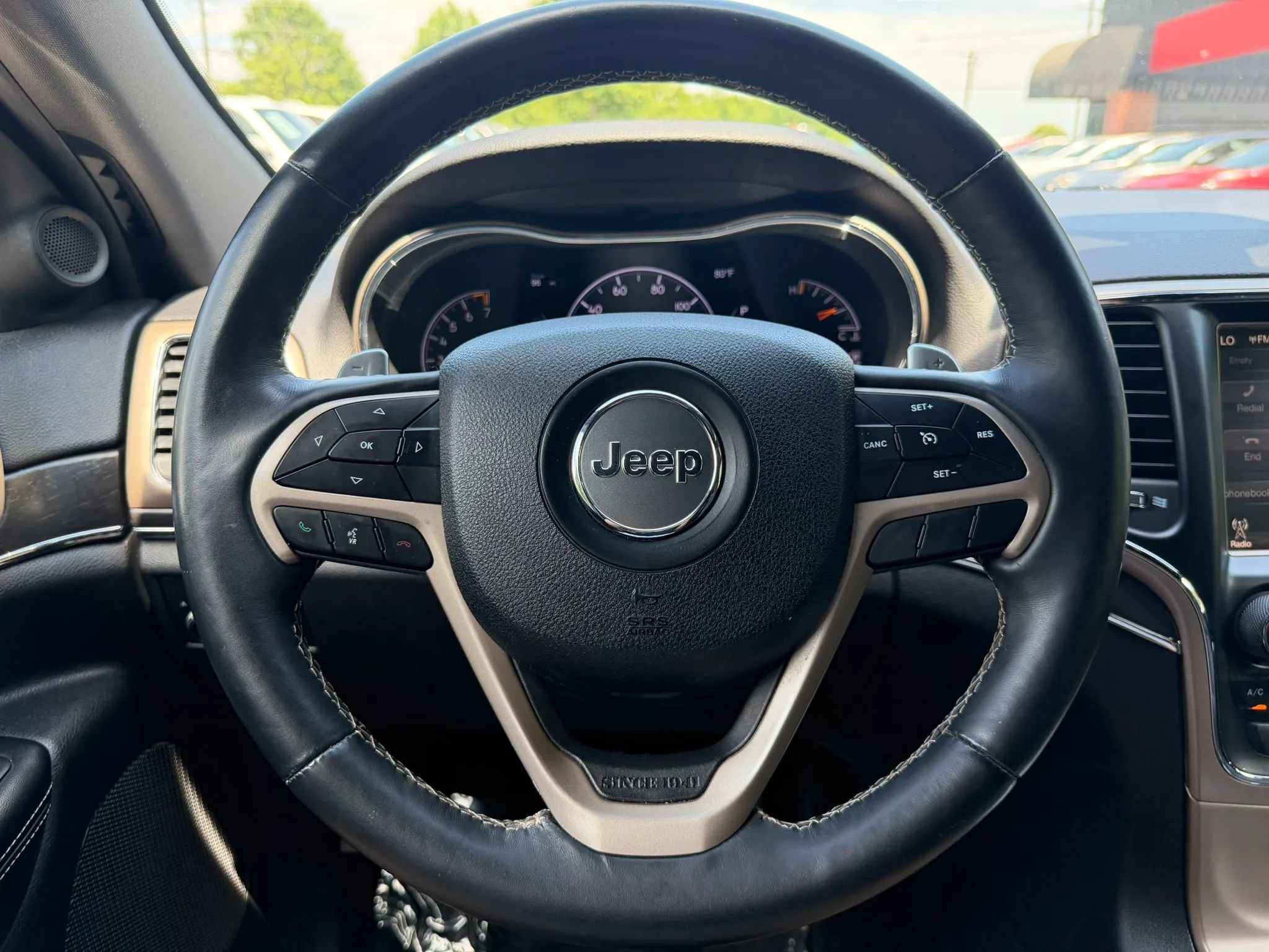 Used 2017 Jeep Grand Cherokee Limited w/ Luxury Group II AWD/4WD image 26
