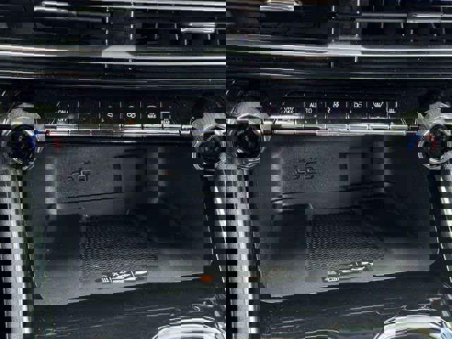 Used 2025 Chevrolet Traverse Z71 w/ Driver Confidence Package image 19