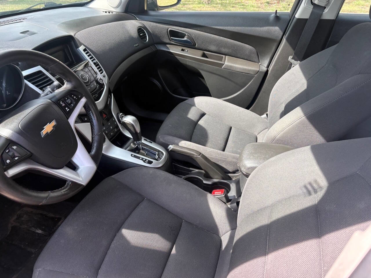 Used 2014 Chevrolet Cruze LT image 16