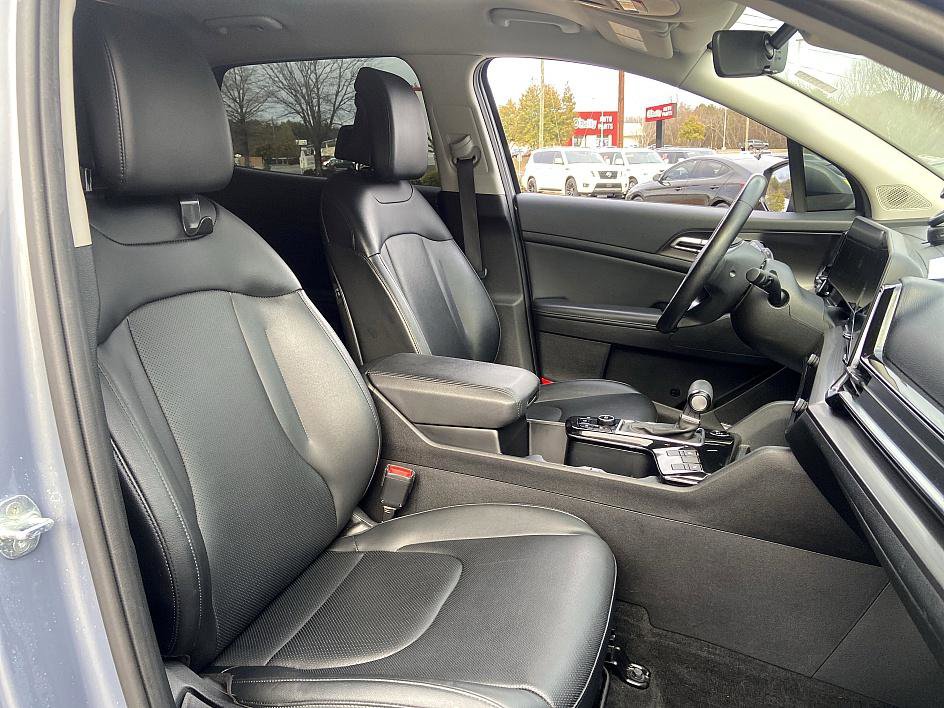 Used 2023 Kia Sportage EX image 17