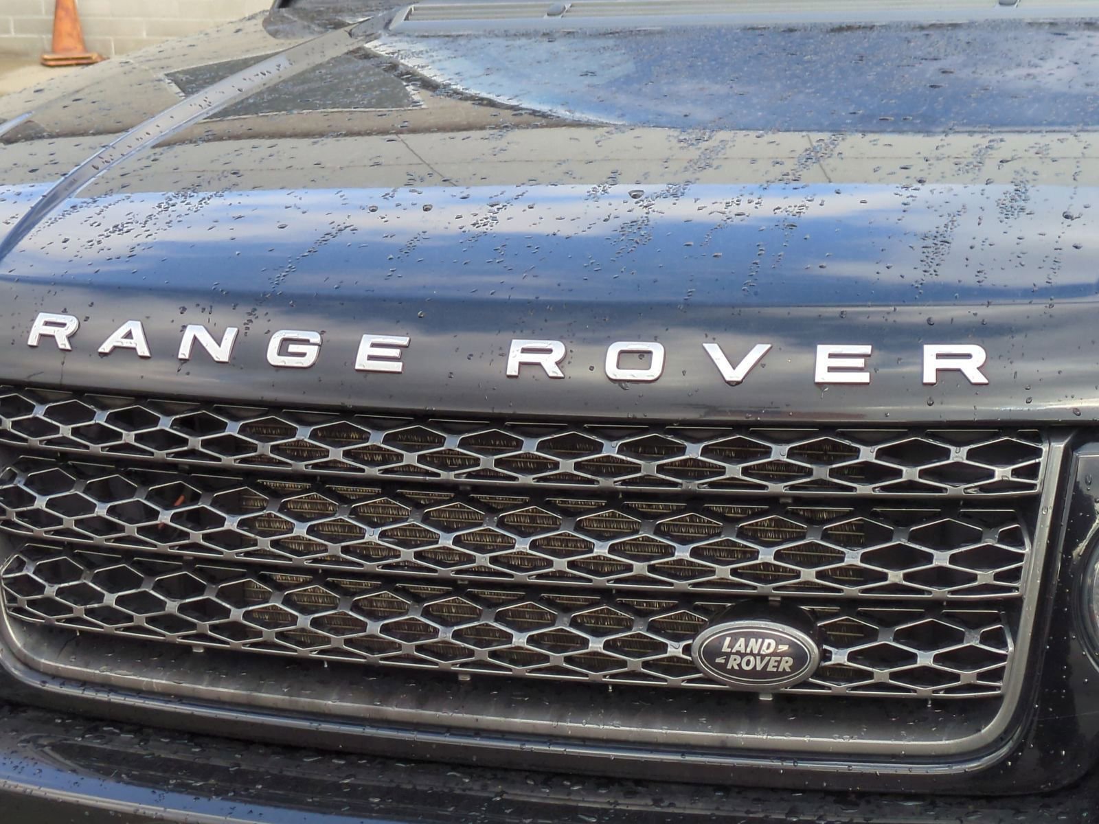 Used 2012 Land Rover Range Rover HSE image 16