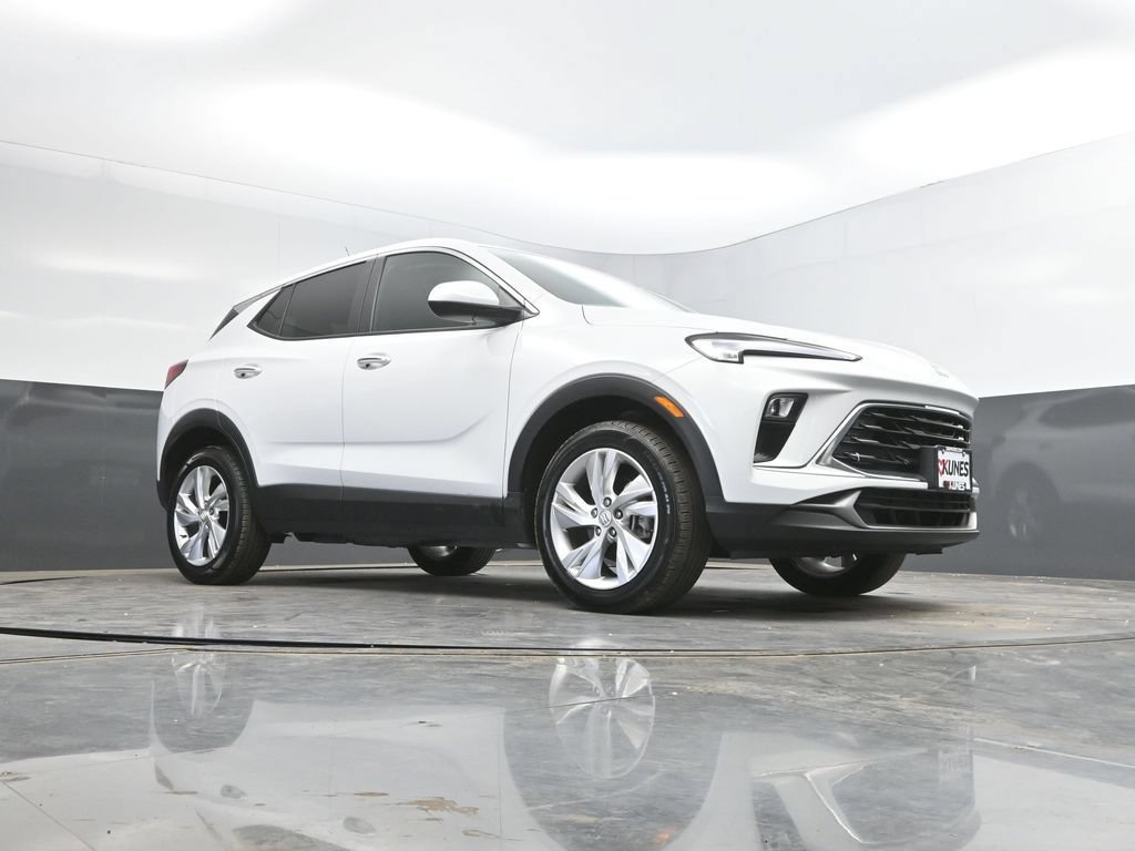 Used 2025 Buick Encore GX Preferred AWD/4WD image 34