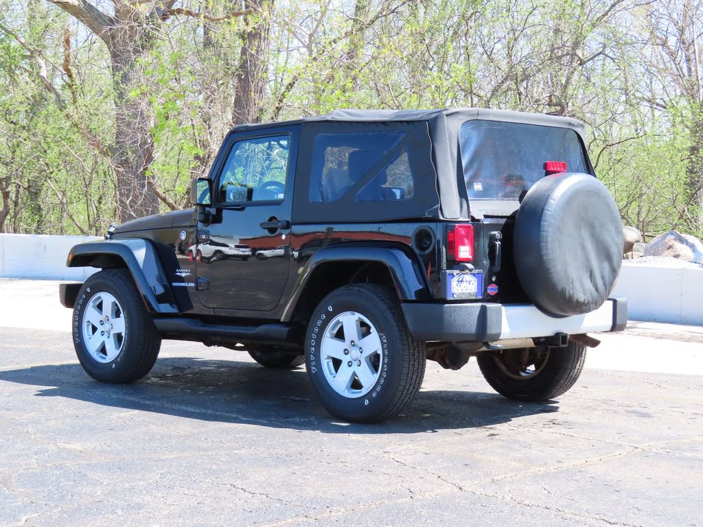 Used 2012 Jeep Wrangler Sahara w/ Connectivity Group AWD/4WD image 22