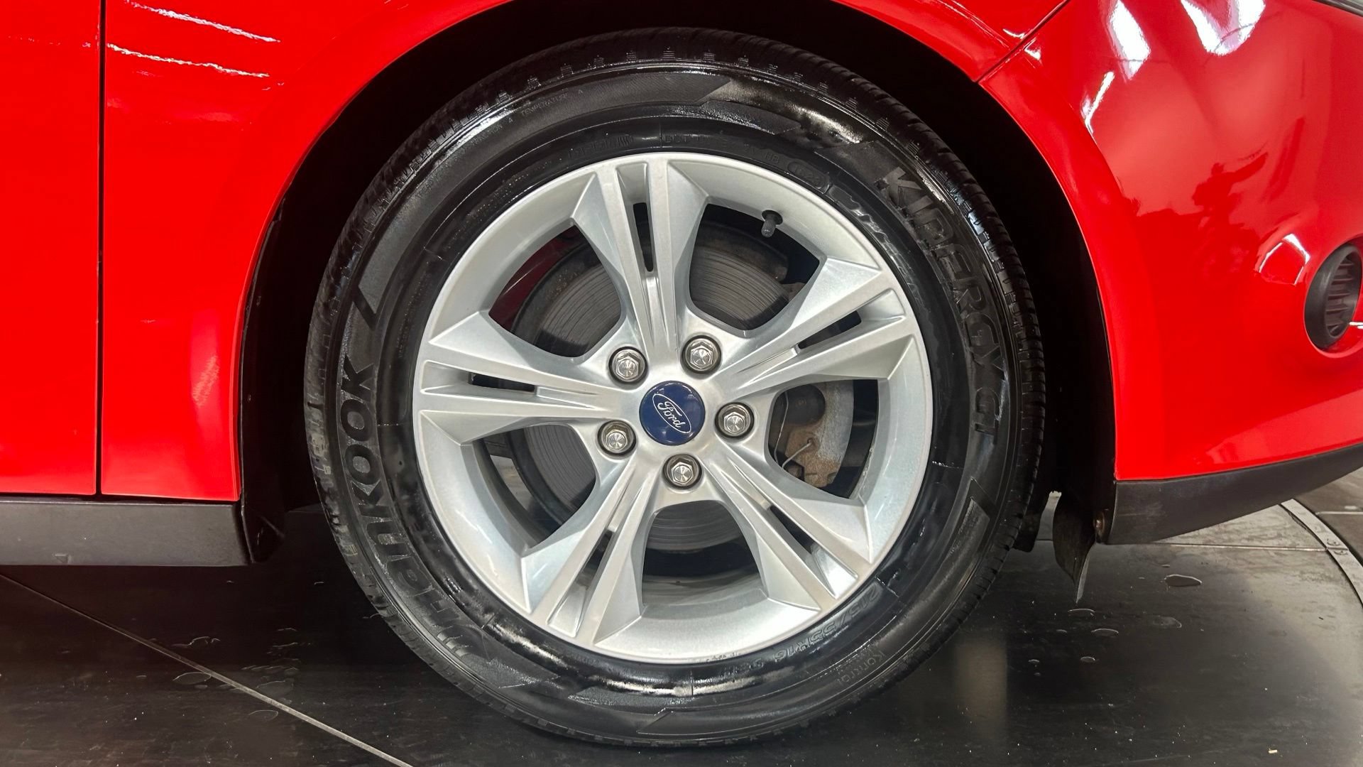 Used 2013 Ford Focus SE FWD image 22