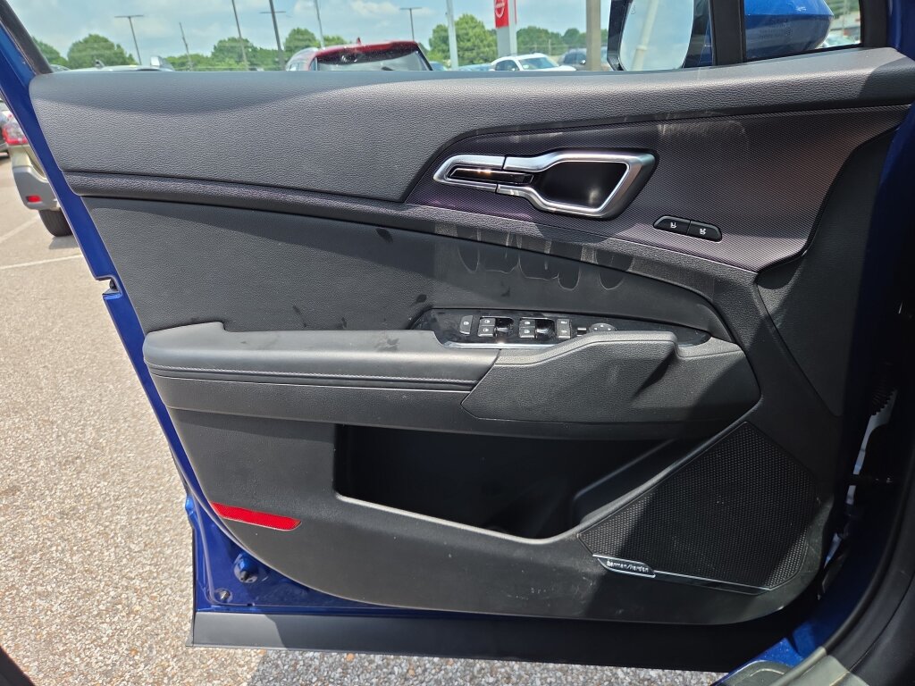 Used 2025 Kia Sportage SX FWD image 17