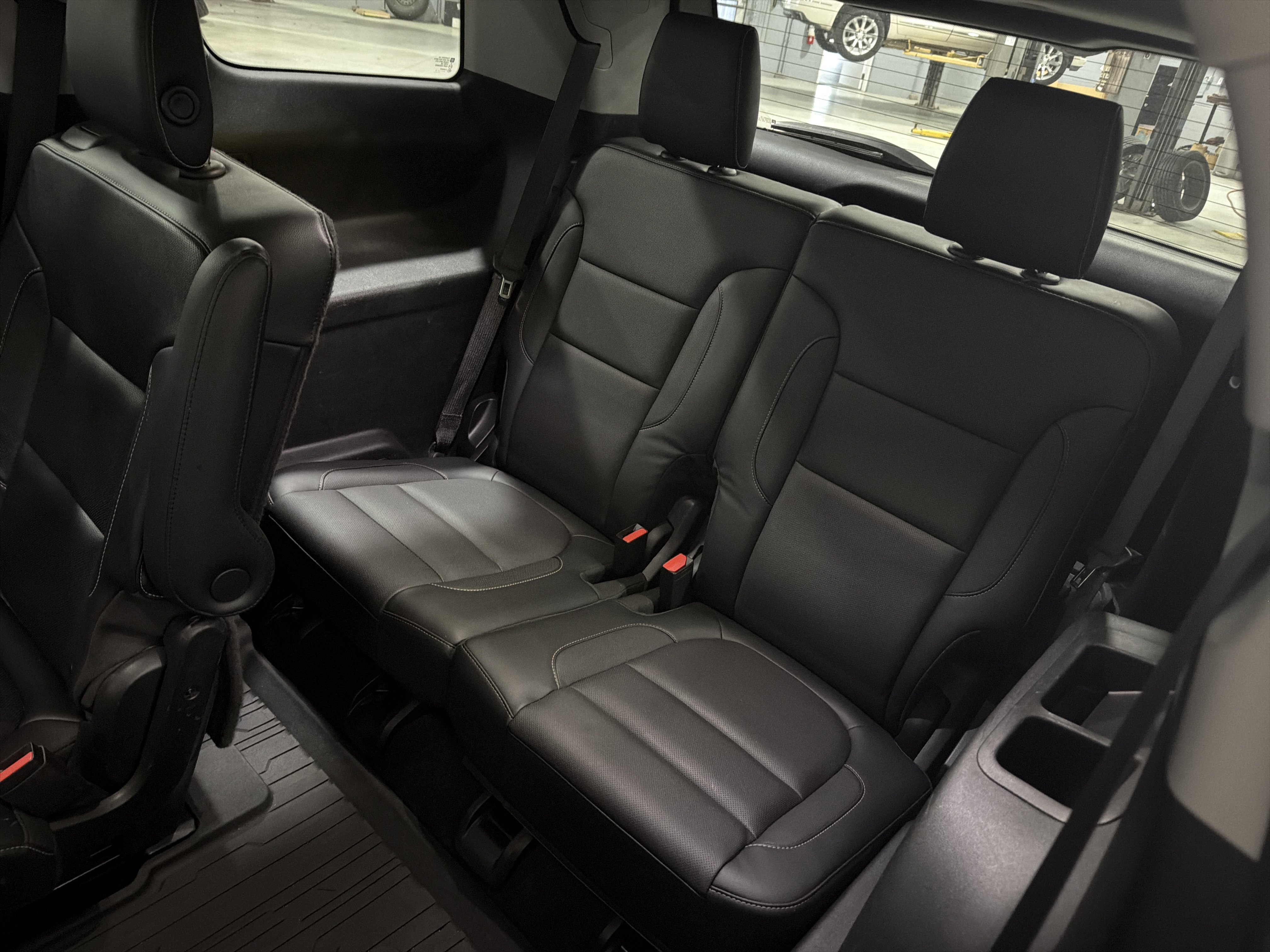 Used 2019 GMC Acadia SLT AWD/4WD image 14