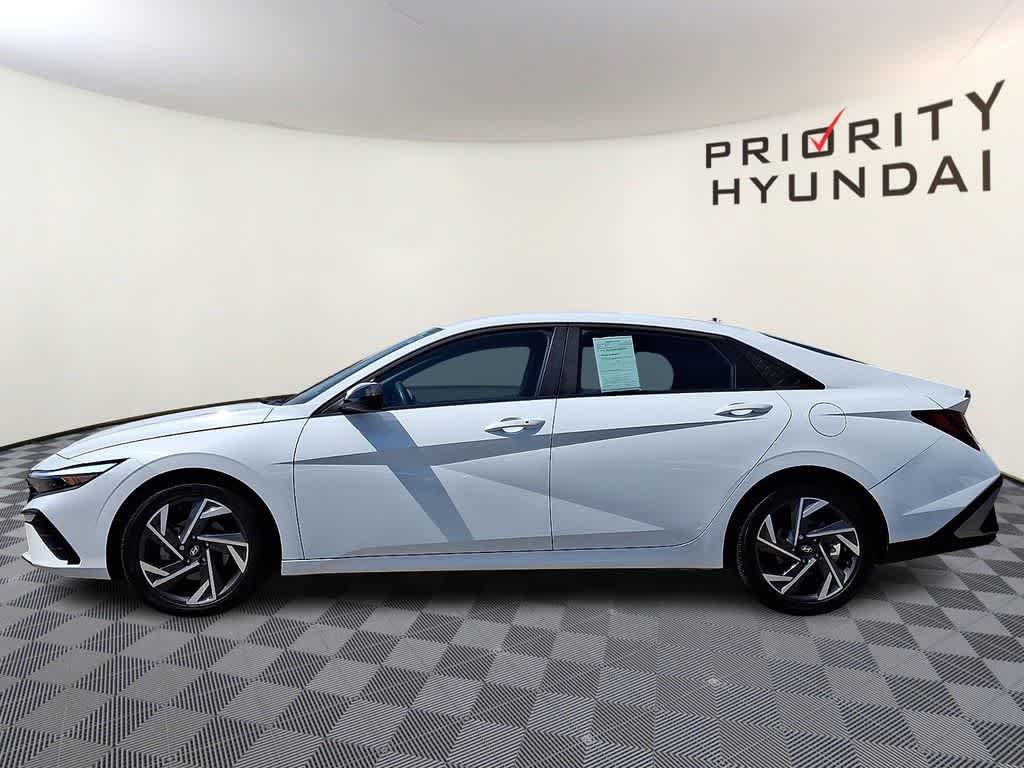 Certified 2025 Hyundai Elantra Sport FWD image 7