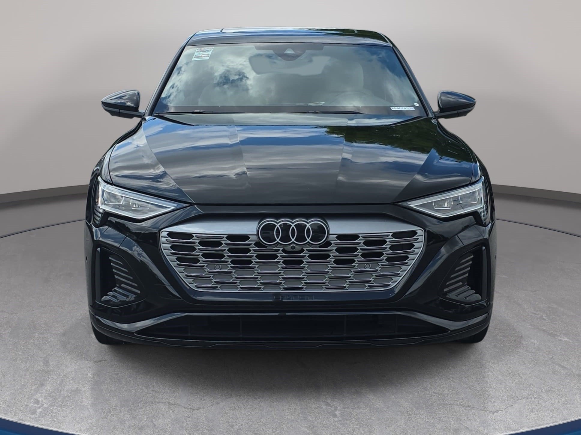 Used 2024 Audi Q8 e-tron Premium Plus w/ Premium Plus Package AWD/4WD image 2