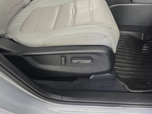Used 2018 Honda CR-V Touring image 31