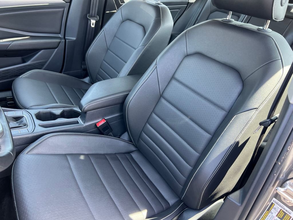 Used 2024 Volkswagen Jetta SE FWD image 10