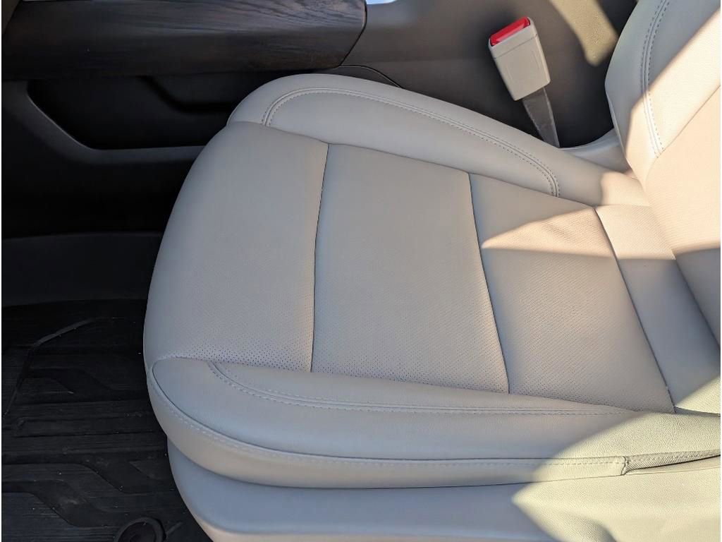 Used 2025 GMC Sierra 1500 SLT w/ SLT Premium Package image 24