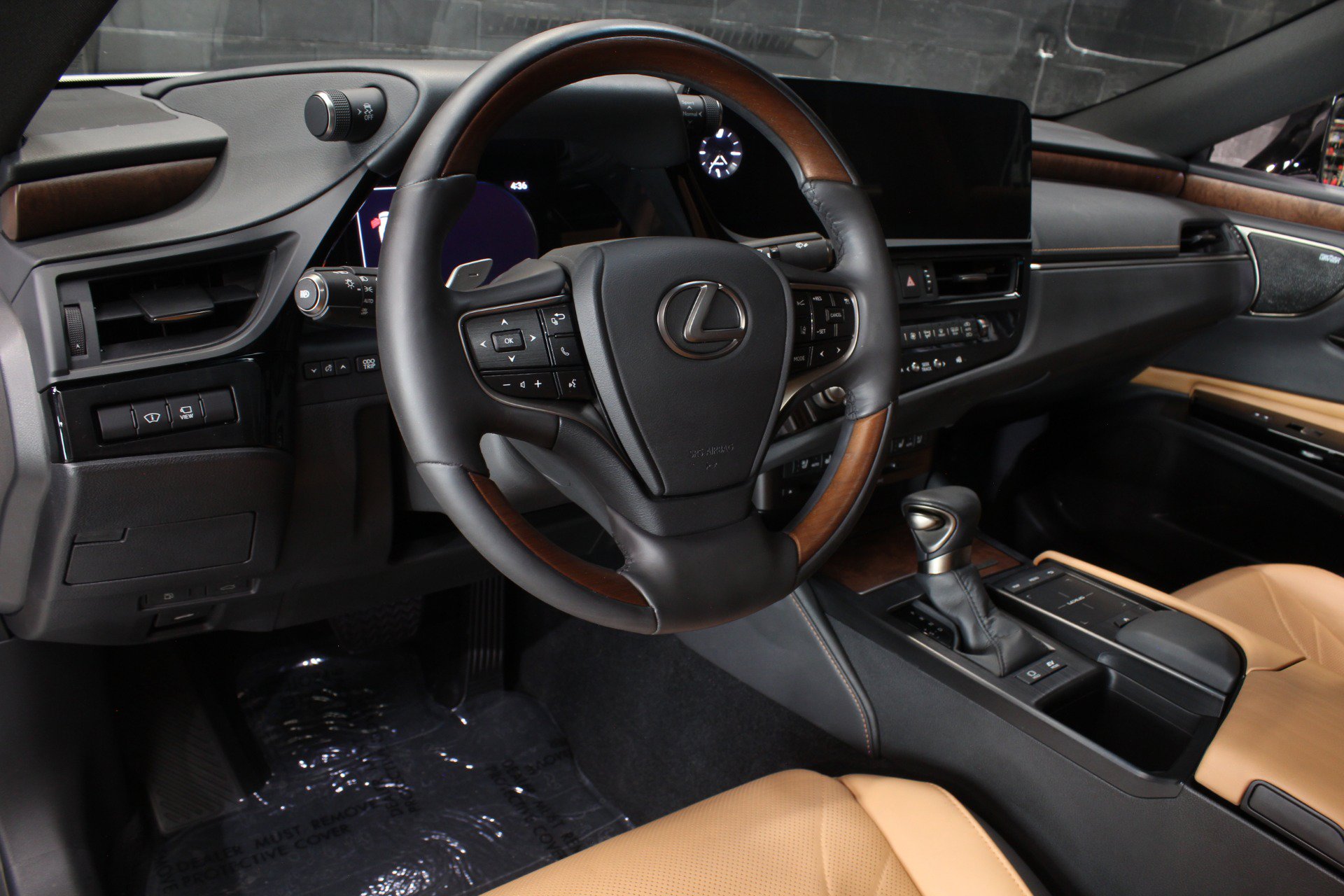 Used 2022 Lexus ES 300h Ultra Luxury w/ Accessory Package 2 FWD image 31