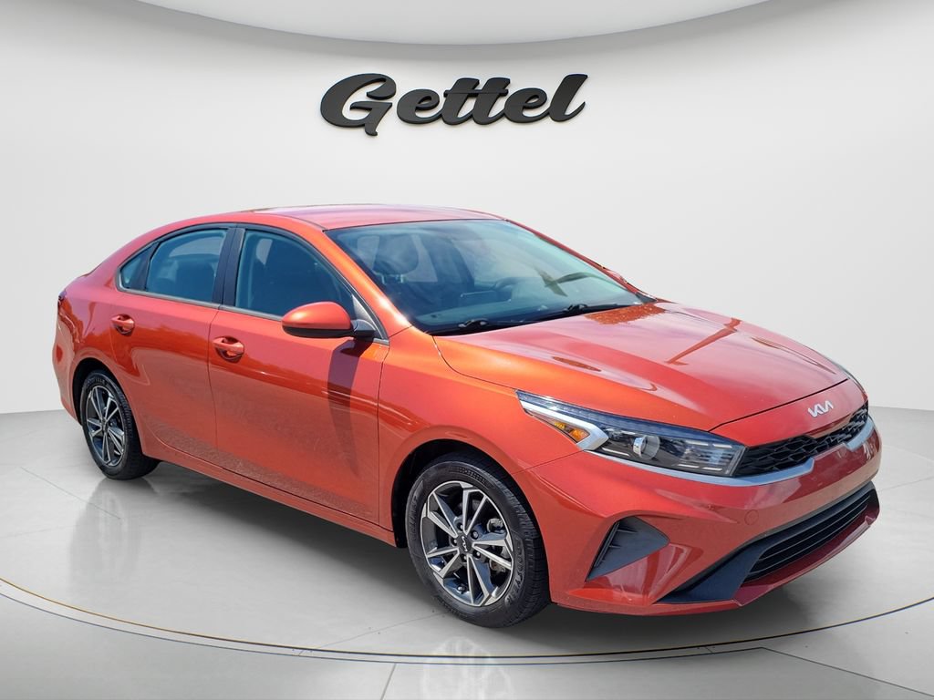Used 2023 Kia Forte LXS FWD image 3
